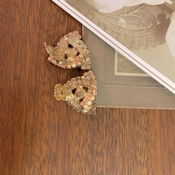 Vintage Unsigned Triangular Bypass Aurora Borealis (AB) Crystal Clip on Earrings - Picture 15 of 16